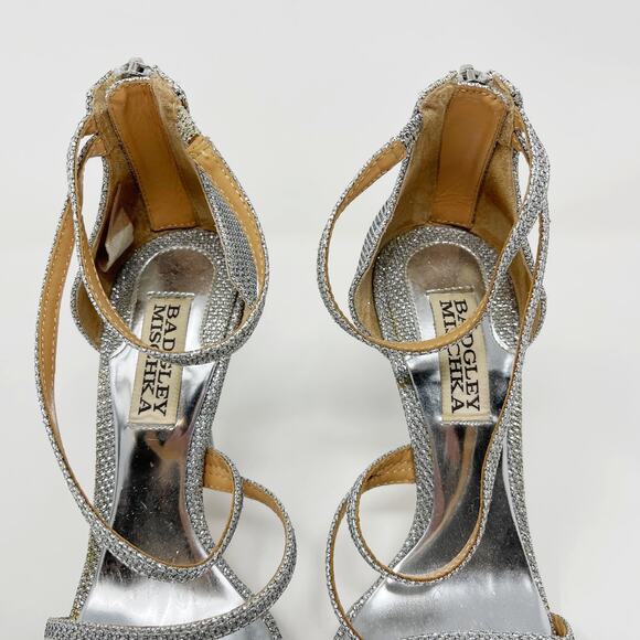 Badgley Mischka 5 Silver Glittery Landmark Strappy Zip Up Heels Sandals Dressy - Picture 6 of 16